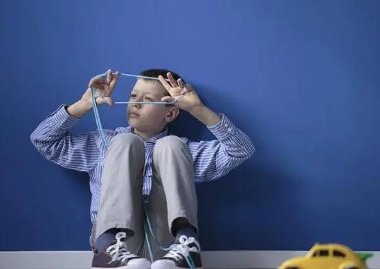 自閉癥孩子口語發(fā)展的三個階段：初級、中級、高級能力詳解